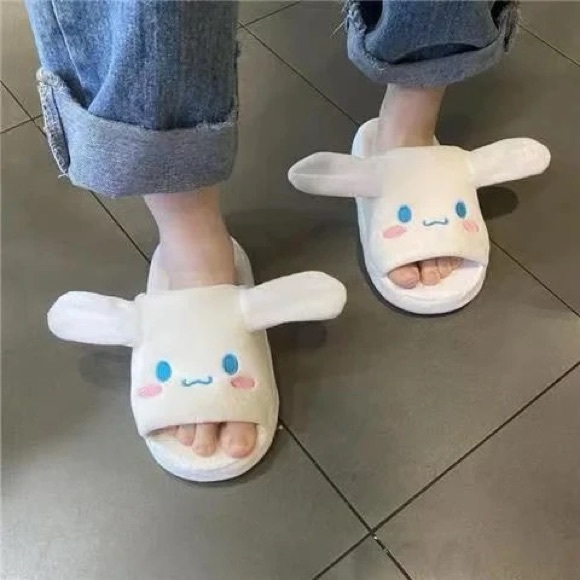 Sanrio Cinnamorol moving ears slippers - Picture 1 of 5